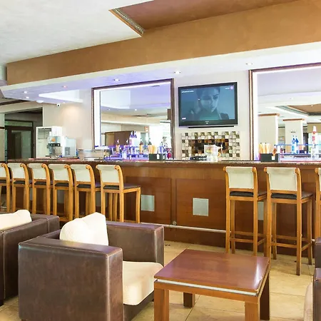 Grenada Complex ساني بيتش