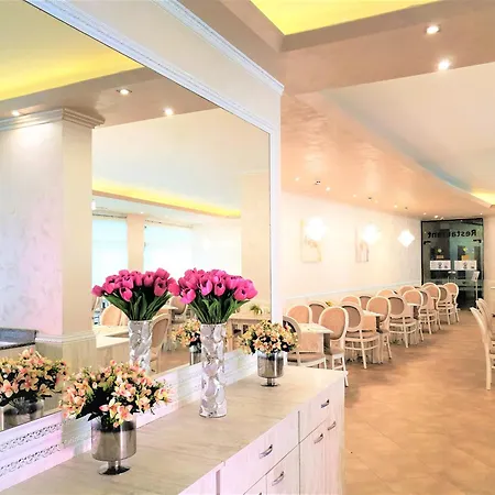 Grenada Complex * ساني بيتش